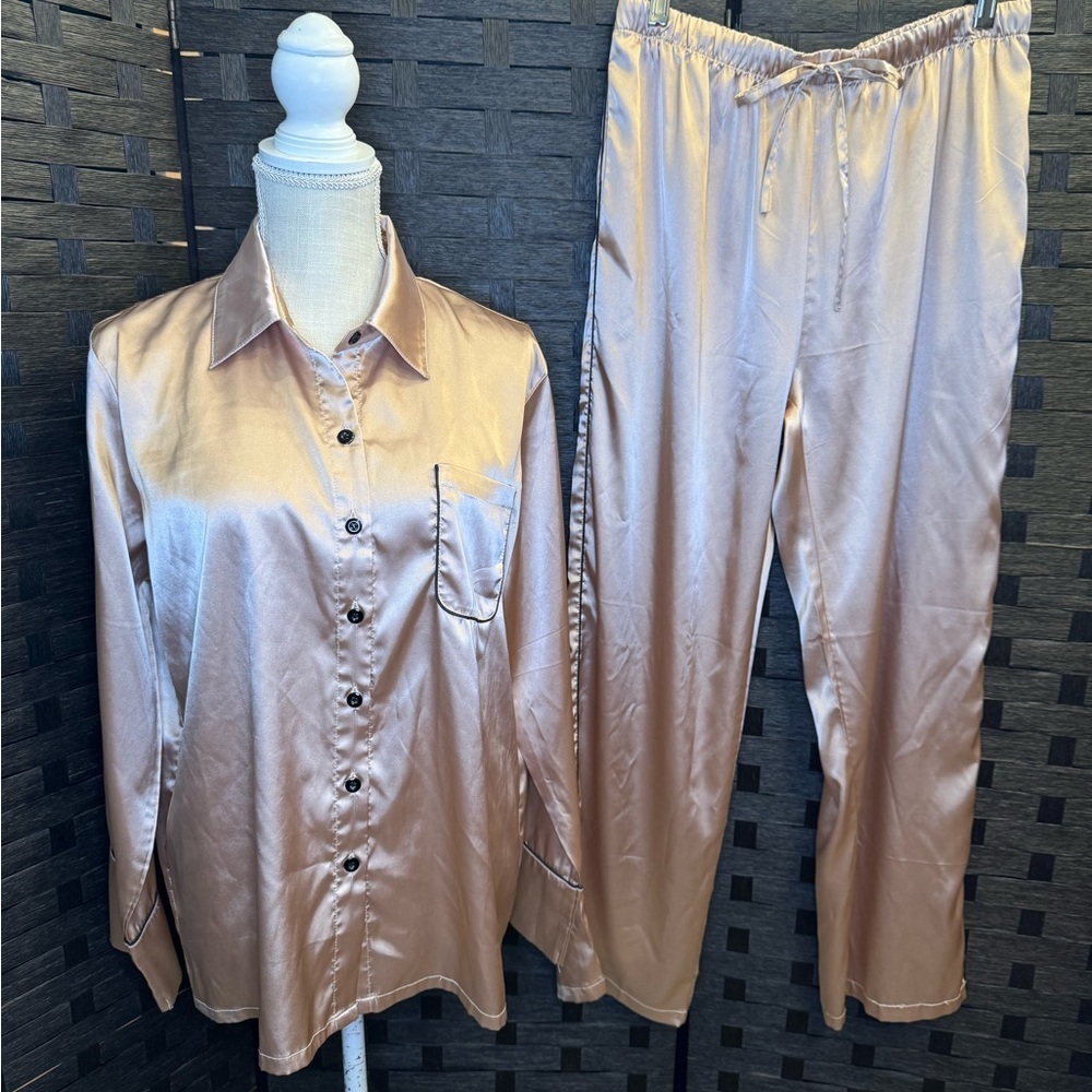 Ekouaer Satin Silk feel Pajama set poly blend in Khaki with Black pipping
